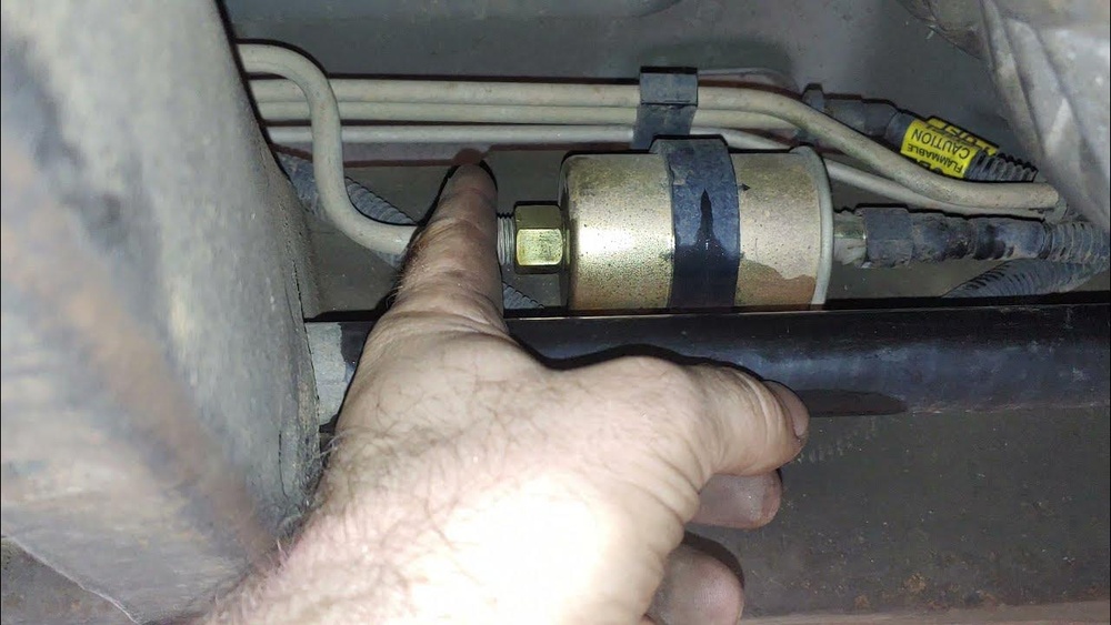 How Do U Change Fuel Filter on 2001 Chevy Blazer