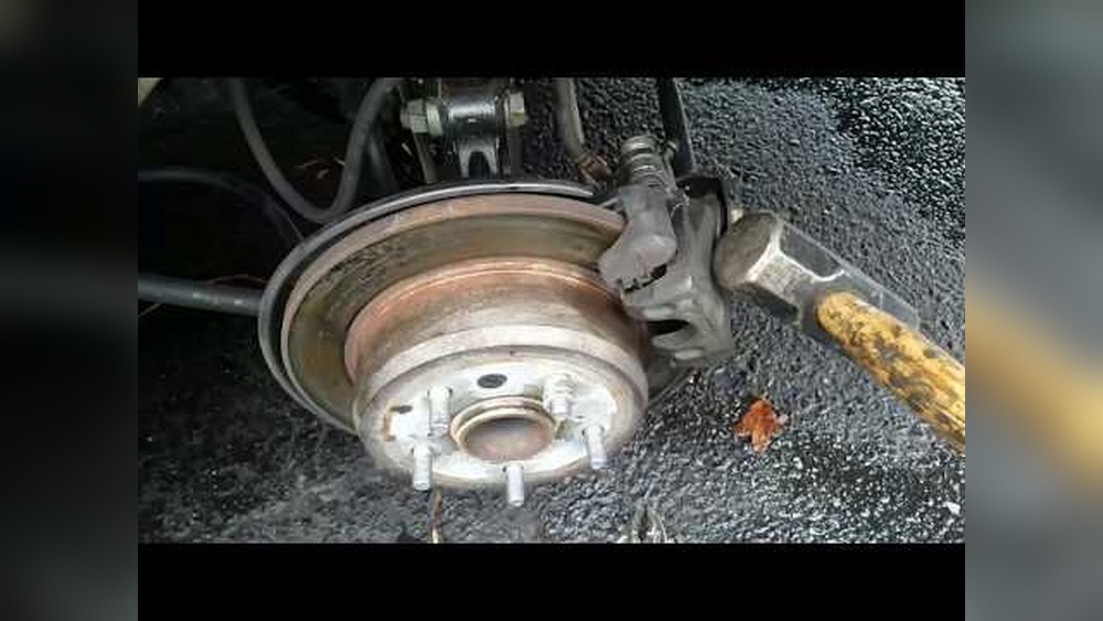 How to Change Brake Rotors on Toyota Avalon