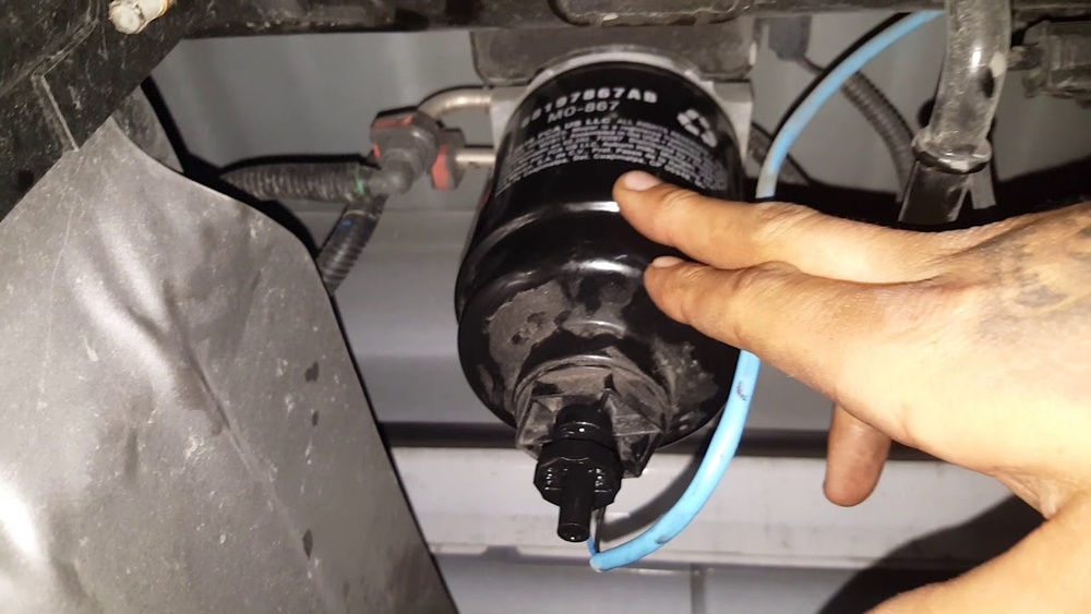 How to Change Fuel Filter 2018 Ram 2500