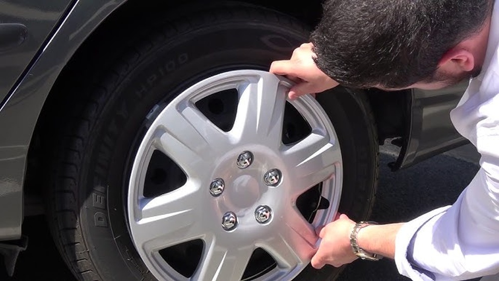 How to Remove Snap on Wheel Covers