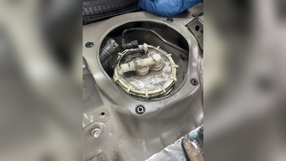 How to Replace Fuel Filter Honda Civic