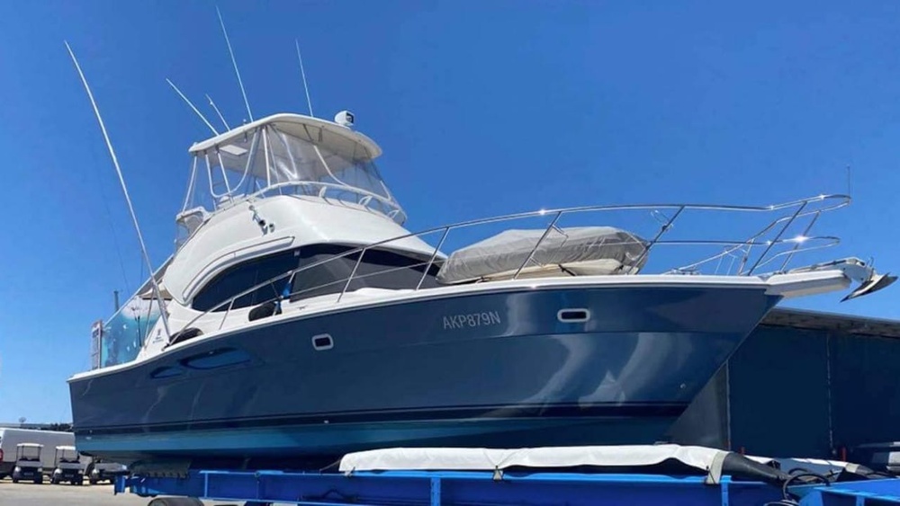 How to Vinyl Wrap a Boat Hull